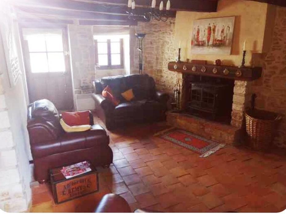 Traditional Stone Cottage Condac Ngoại thất bức ảnh