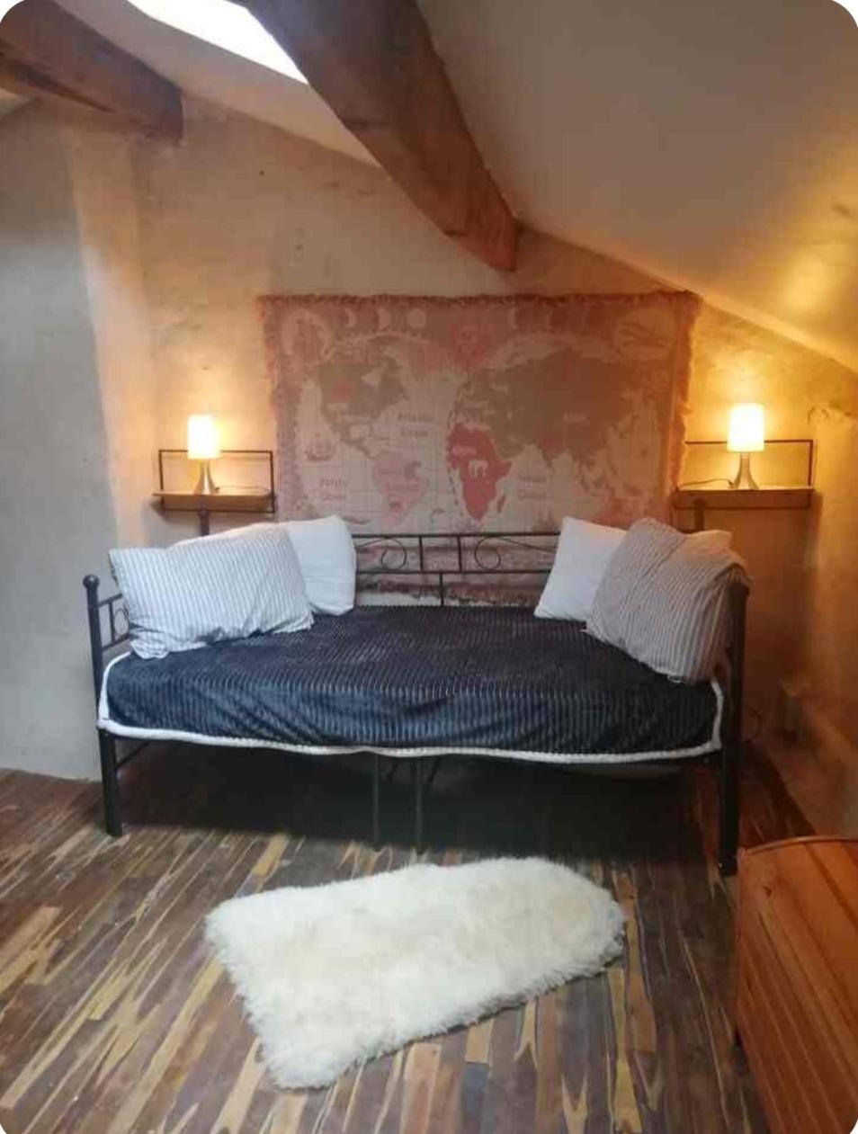 Traditional Stone Cottage Condac Ngoại thất bức ảnh